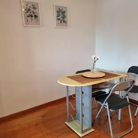 Apartment 17b01 - *